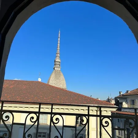 Historic Center Via Po Appartement