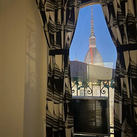 Historic Center Via Po Appartement