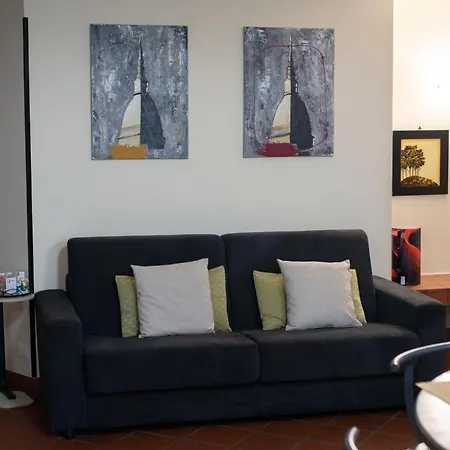 Historic Center Via Po Apartment