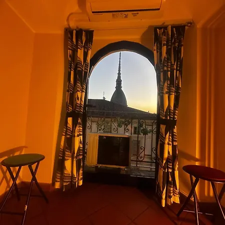 Historic Center Via Po Appartement
