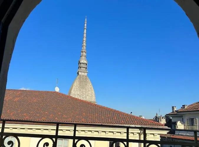 Historic Center Via Po Apartment