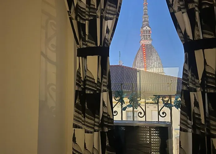 Historic Center Via Po Appartamento